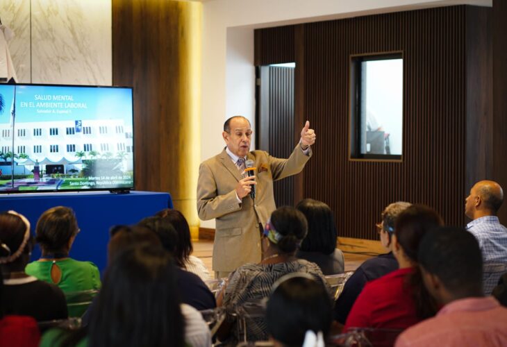 Con el objetivo de fortalecer la salud física y mental de los colaboradores, la Liga Municipal Dominicana (LMD), a través del departamento de Recursos Humanos, desarrolló hoy una charla motivacional y de clima laboral contribuyendo con el fortalecimiento de las relaciones laborales.