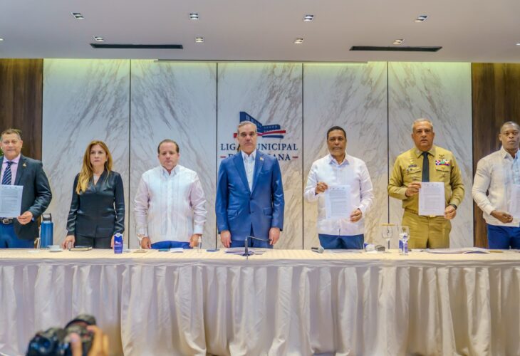 En este encuentro el mandatario insistió en su llamado a colaborar todos con el gobierno en este objetivo nación y apoyar las medidas tomadas para salvaguardar la identidad y la seguridad del país.