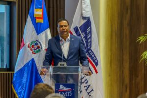 Tal y como fue aprobado en única lectura por el Senado, quedando pendiente de promulgación, se establece una contribución especial para los ayuntamientos y juntas de distritos municipales, que será utilizada exclusivamente para el pago de recolección de residuos, y/o para la adquisición de equipos y maquinarias destinados a la gestión de recolección de residuos, por parte del Fideicomiso DO Sostenible.