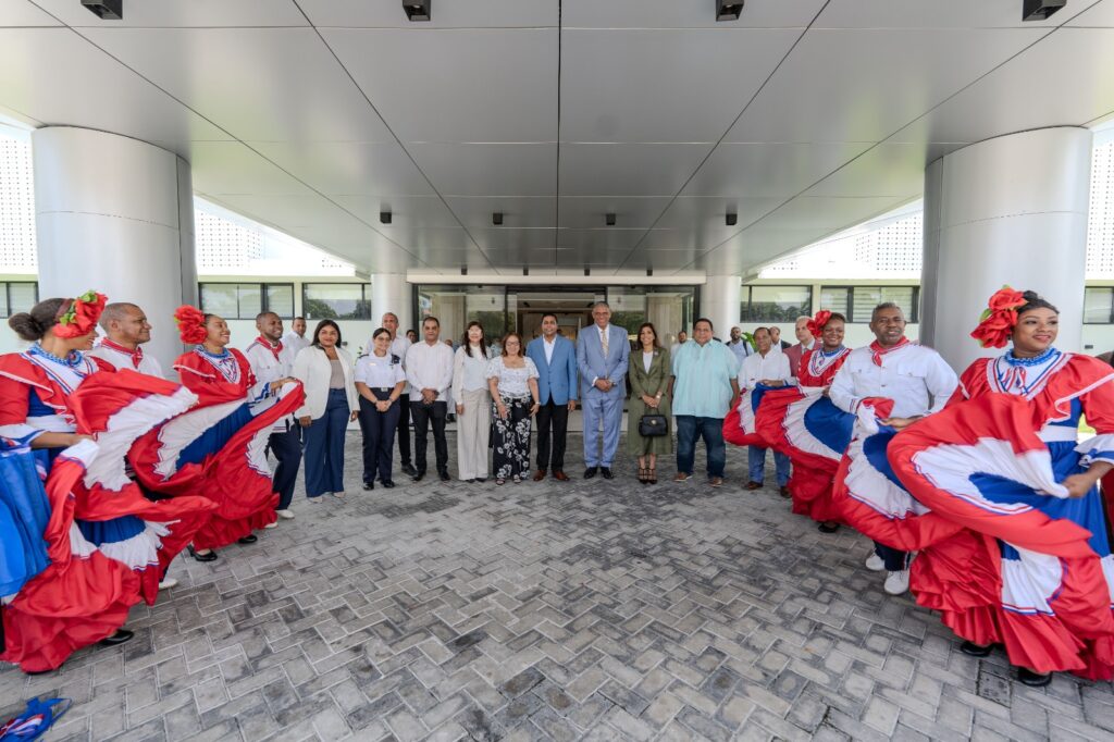 Grupal con cuerpo de baile
