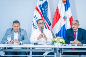 Victor D Aza en Comite