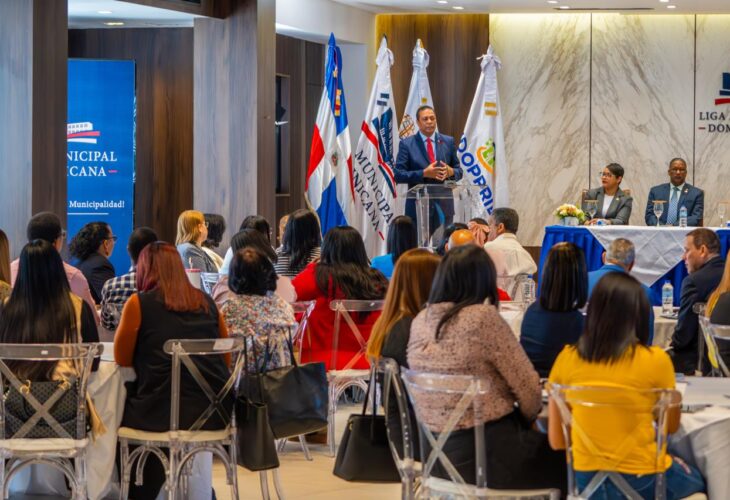 Víctor D'Aza presidente de la LMD da inicio al taller reiterando la importancia de este acuerdo con IDOPPRIL