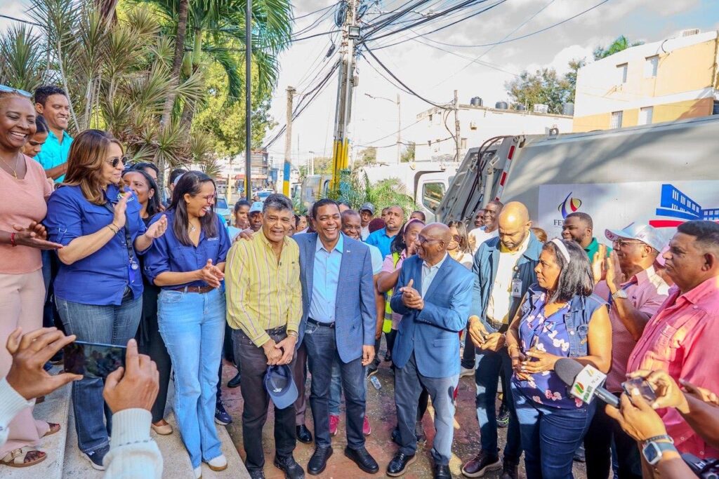 El alcalde de Santo Domingo Oeste, agradeció el apoyo de la Liga Municipal Dominicana y Fedomu al acudir con este operativo en la mañana de hoy