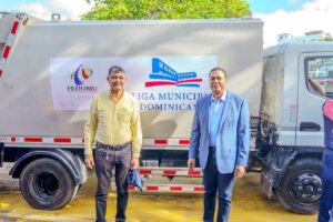 Una flotilla de camiones se utilizaron en esta primera fase del operativo que encabeza la LMD junto a Fedomu